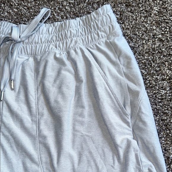 Old Navy Light Gray drawstring waist Shorts size small - Picture 3 of 5